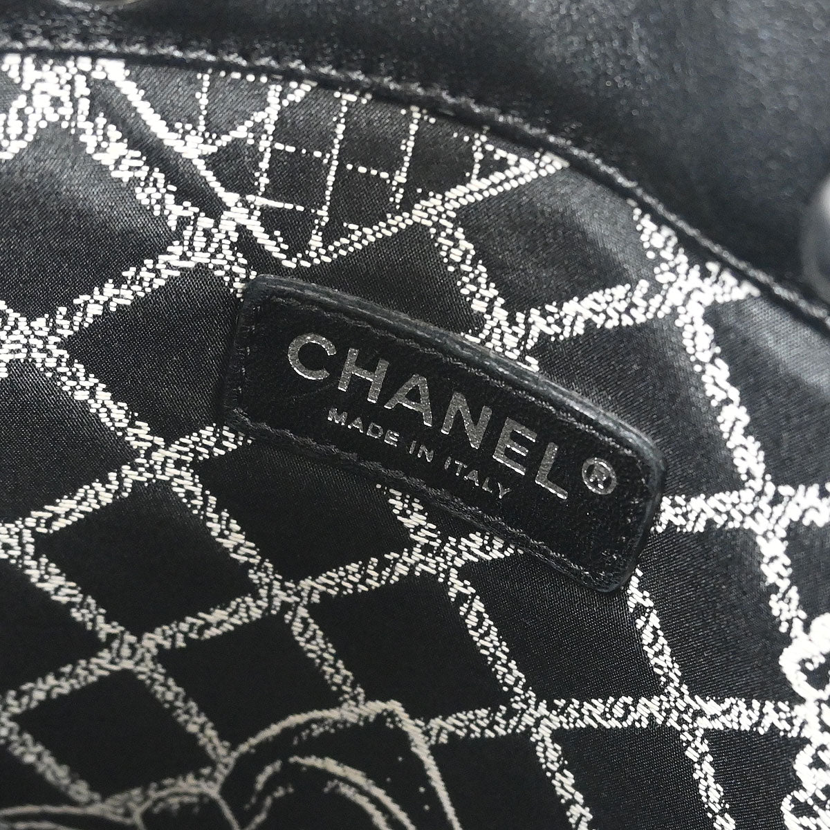 Chanel 2008-2009 Black Calfskin Essential Tote Bag - Image 9