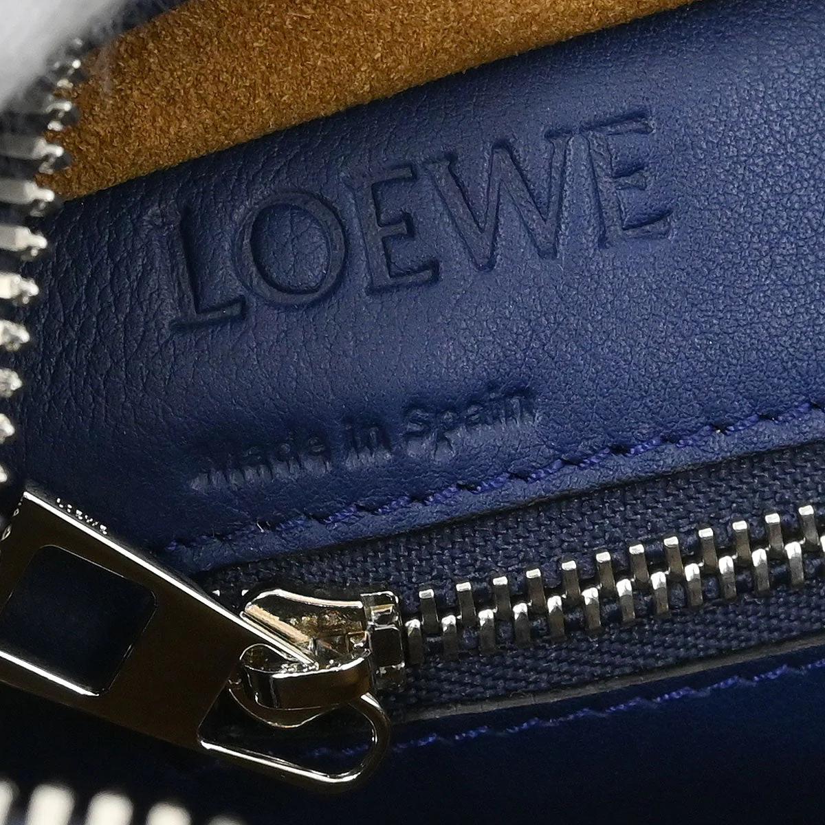 Loewe Navy Amazona 23 Handbag - Image 8