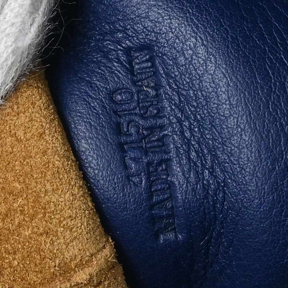 Loewe Navy Amazona 23 Handbag - Image 9