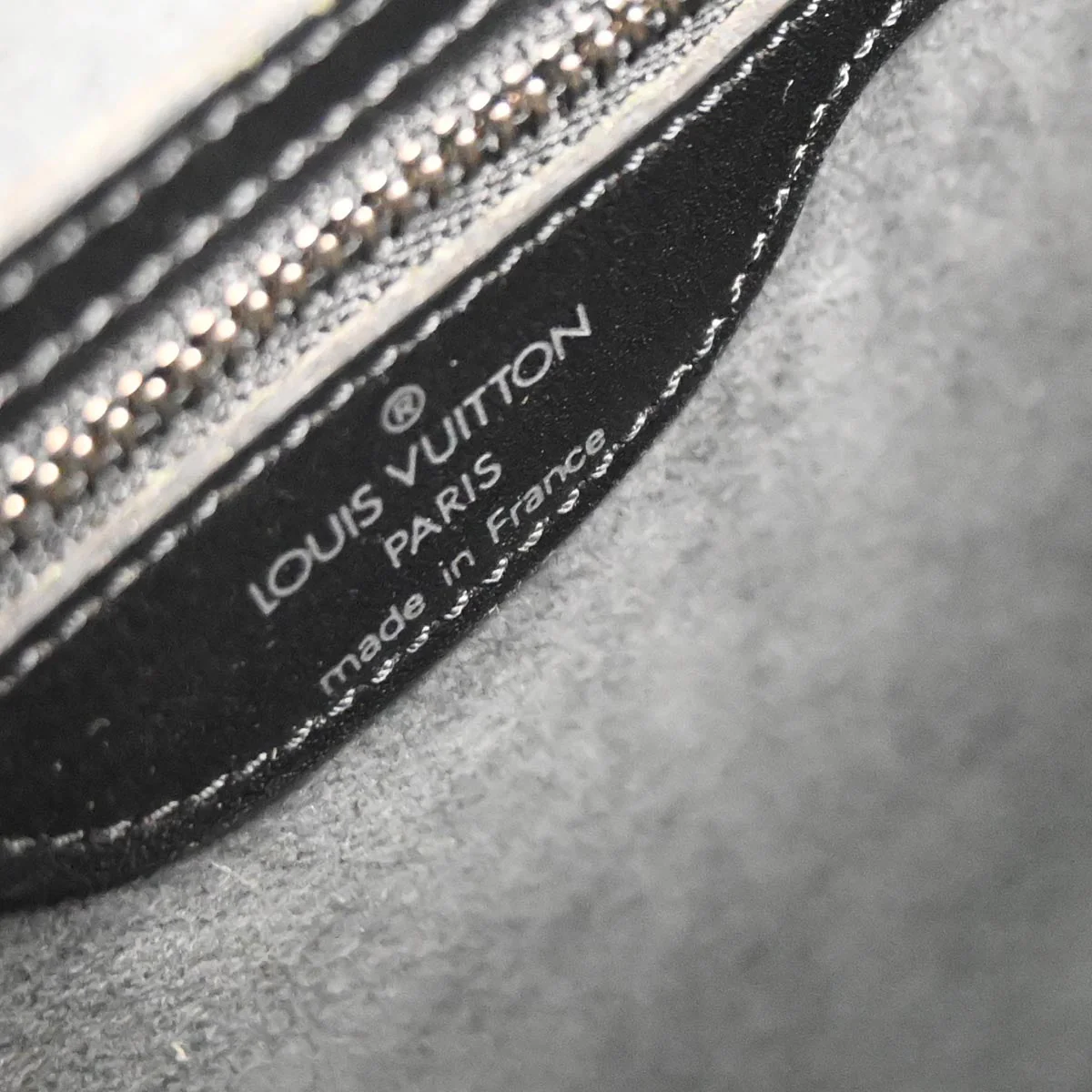 Louis Vuitton 1999 Black Epi Verseau Shoulder Bag M52812 - Image 8