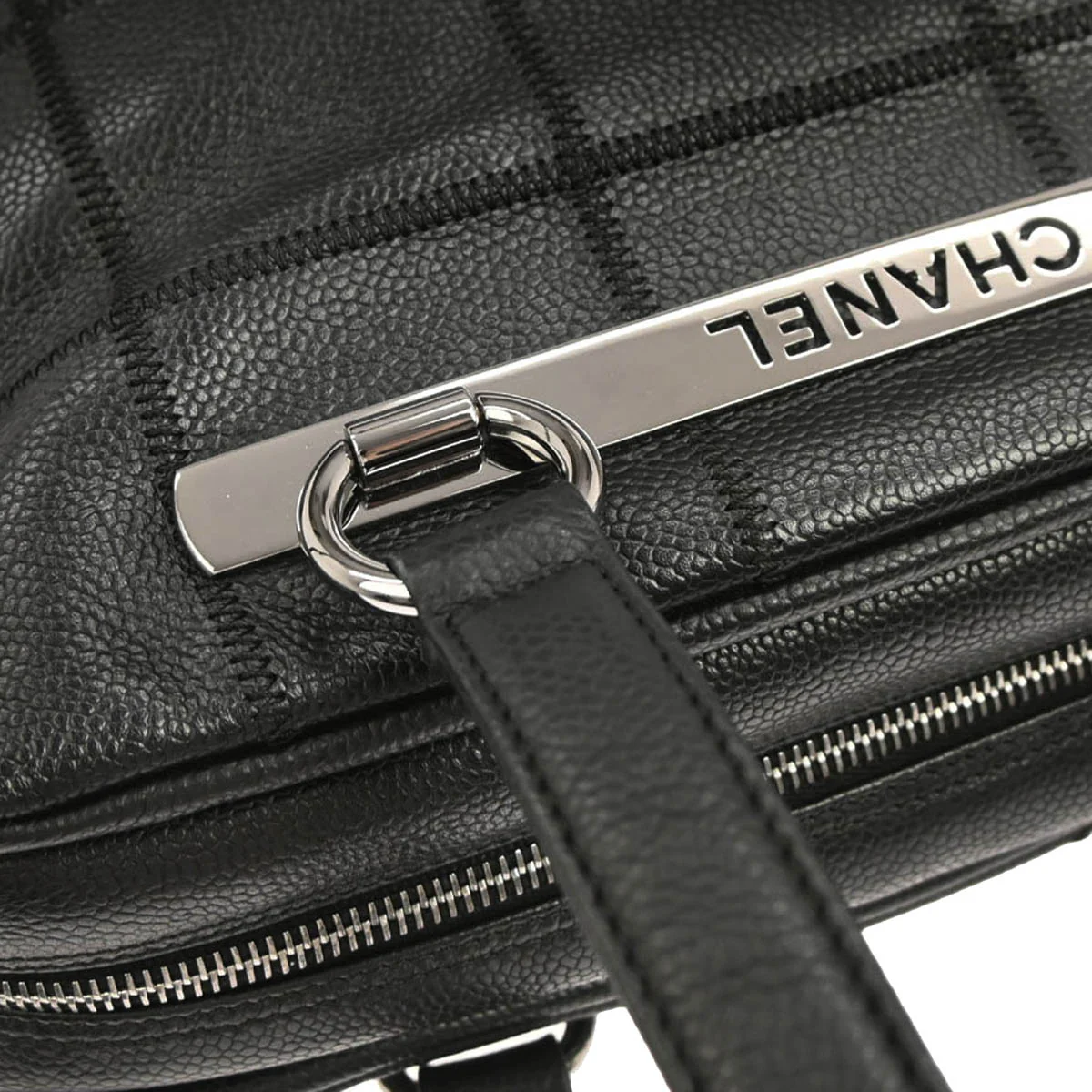 Chanel 2005-2006 Black Caviar Skin Choco Bar Handbag - Image 4