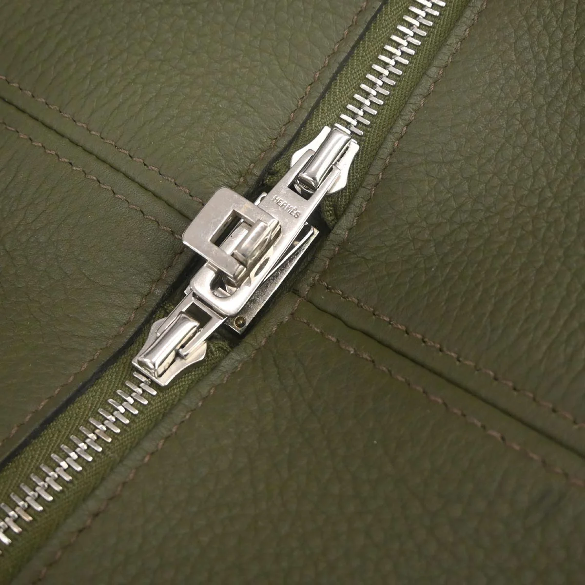 Hermes Olive Green Taurillon Clemence Victoria 50 Travel Handbag - Image 8