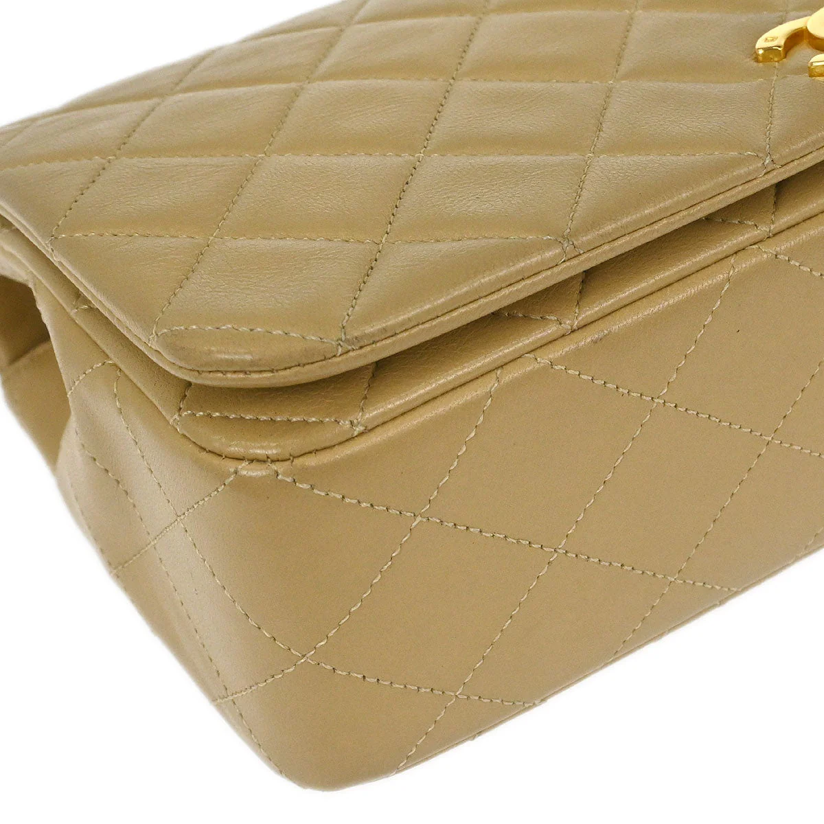 Chanel 1989-1991 Beige Lambskin Turnlock Small Full Flap Shoulder Bag - Image 4