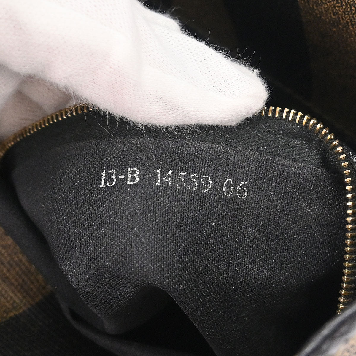 Fendi Brown Black Pequin Shoulder Bag - Image 10
