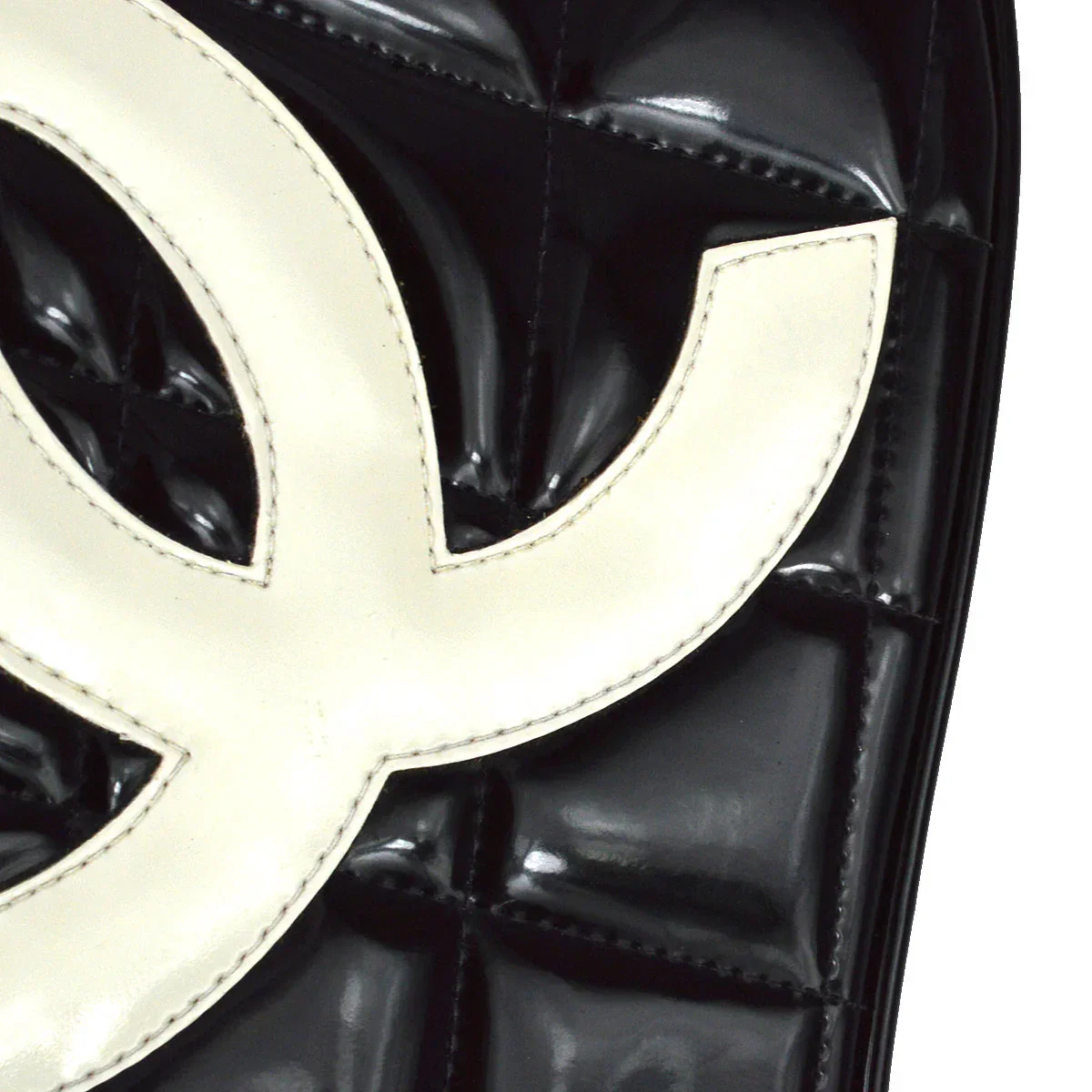 Chanel 1994-1996 Black Heart Vanity Handbag - Image 5
