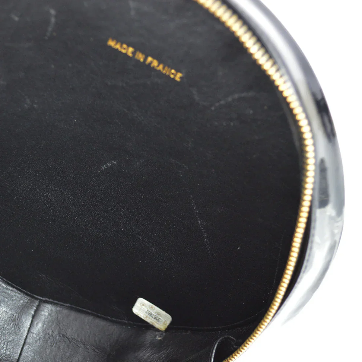 Chanel 1994-1996 Black Patent Leather Round Vanity Handbag - Image 9