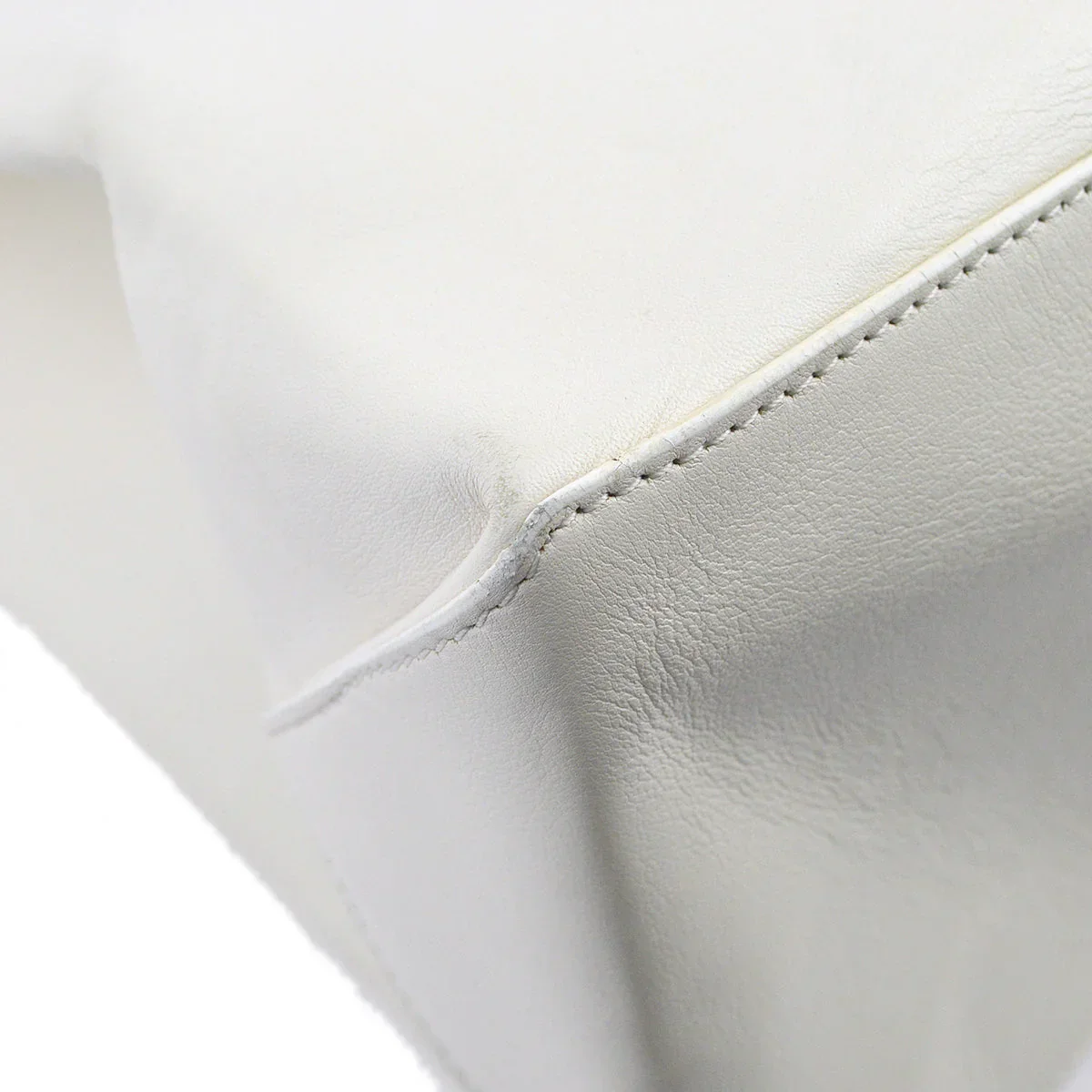Chanel * 2008-2009 White Calfskin Essential Tote Handbag - Image 5