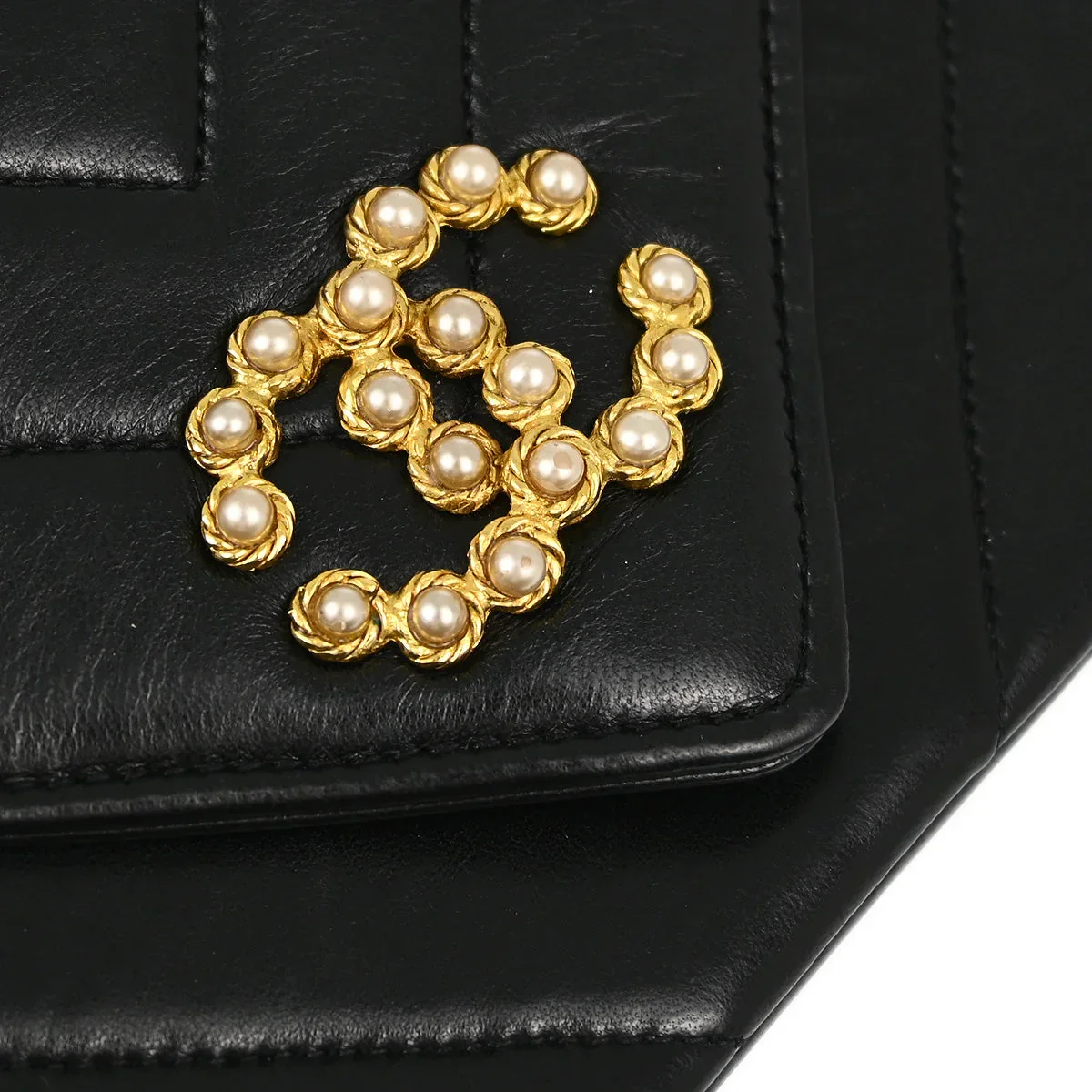 Chanel Black Lambskin Chevron Artificial Pearl Shoulder Bag - Image 3