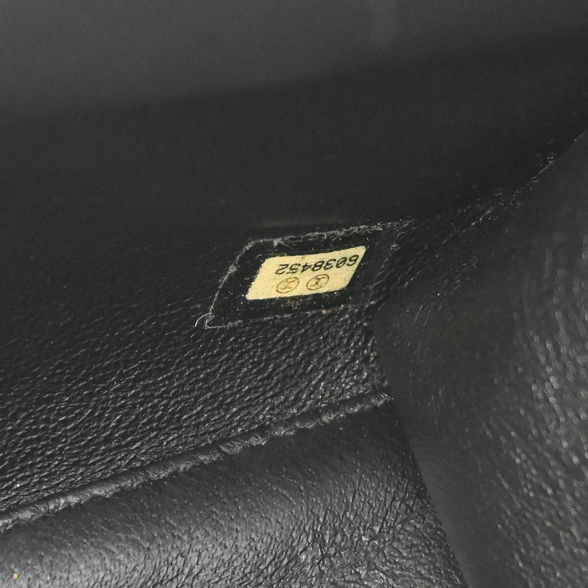 Chanel 2000-2001 Black Caviar Straight Flap Chain Handbag - Image 10