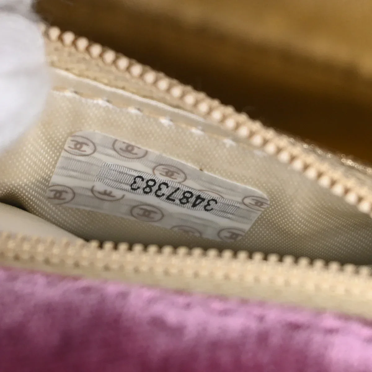 Chanel Pink Velvet Handbag - Image 10
