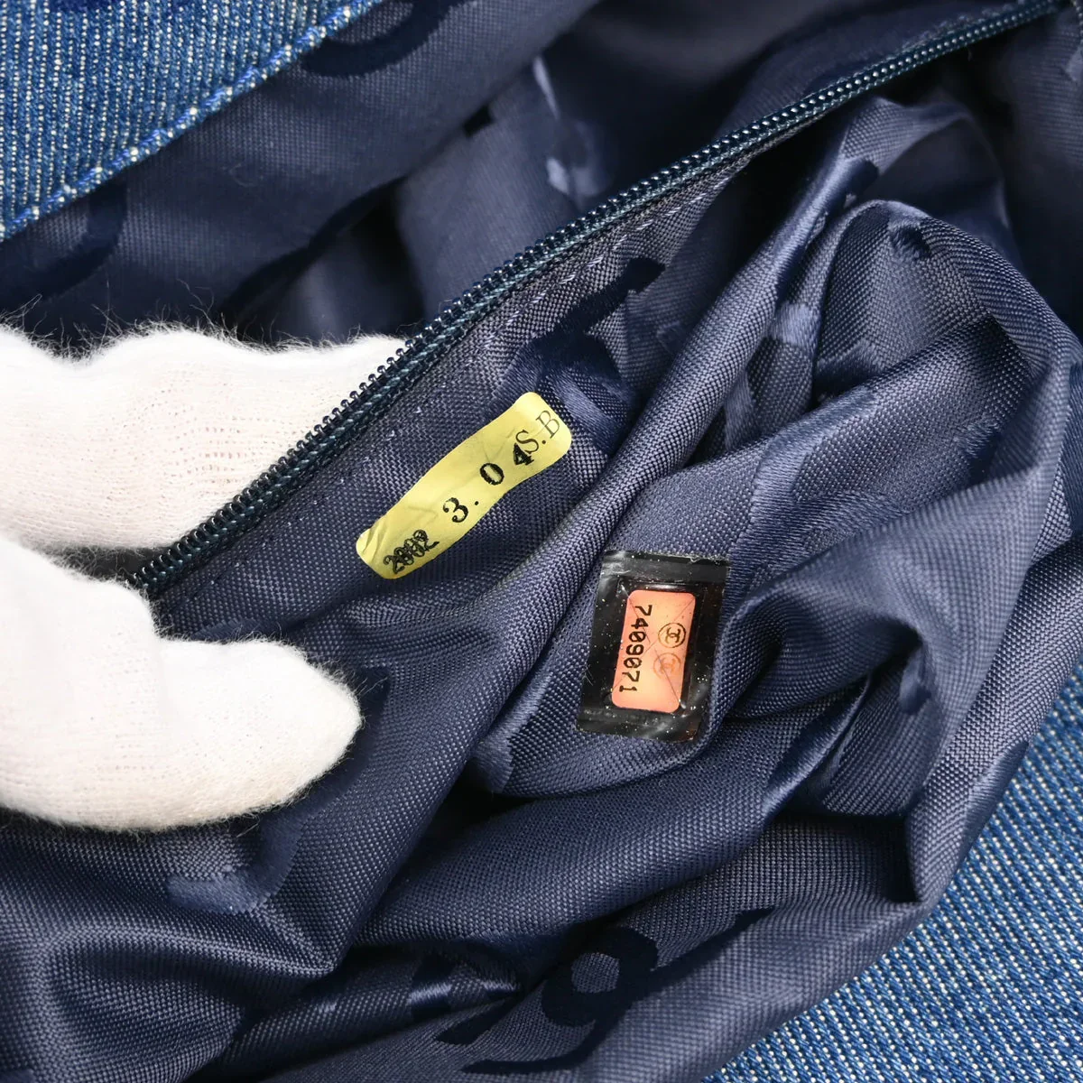 Chanel 2002-2003 Blue Denim Tote Handbag - Image 8