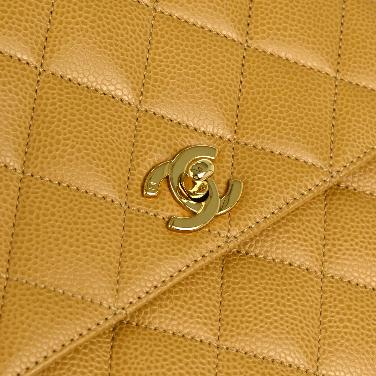 Chanel 1997-1999 Beige Caviar Kelly Handbag - Image 4