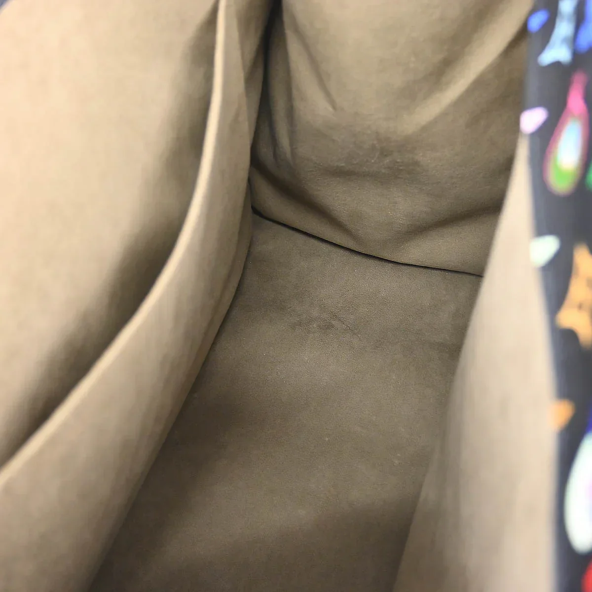 Louis Vuitton * 2003 Eye Love Monogram Sac Gigantic M92056 - Image 9