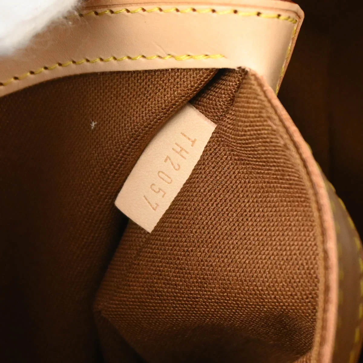 Louis Vuitton 2007 Monogram Carryall Duffle Bag M40074 - Image 10