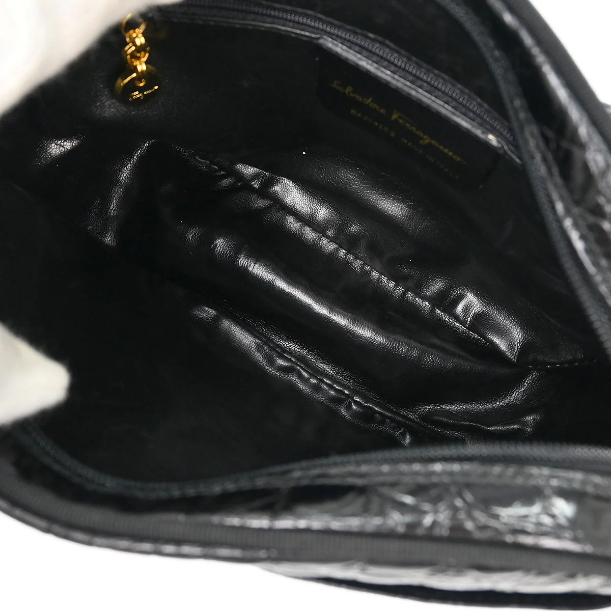 Salvatore Ferragamo Black Vara Shoulder Bag - Image 8