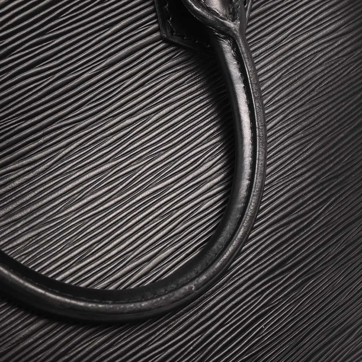 Louis Vuitton Black Epi Alma Handbag M52142 - Image 4