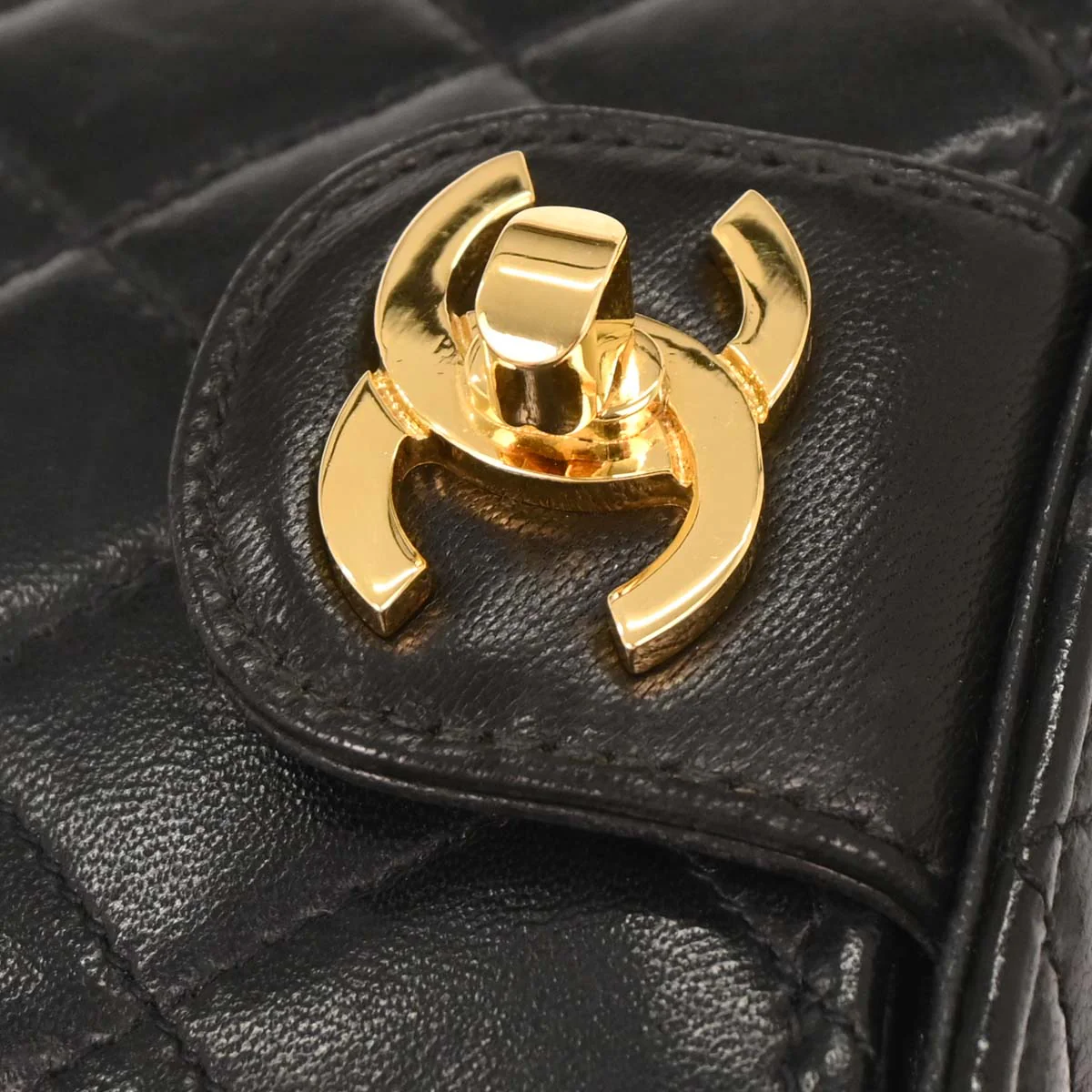 Chanel Black Lambskin Vanity Shoulder Bag - Image 5