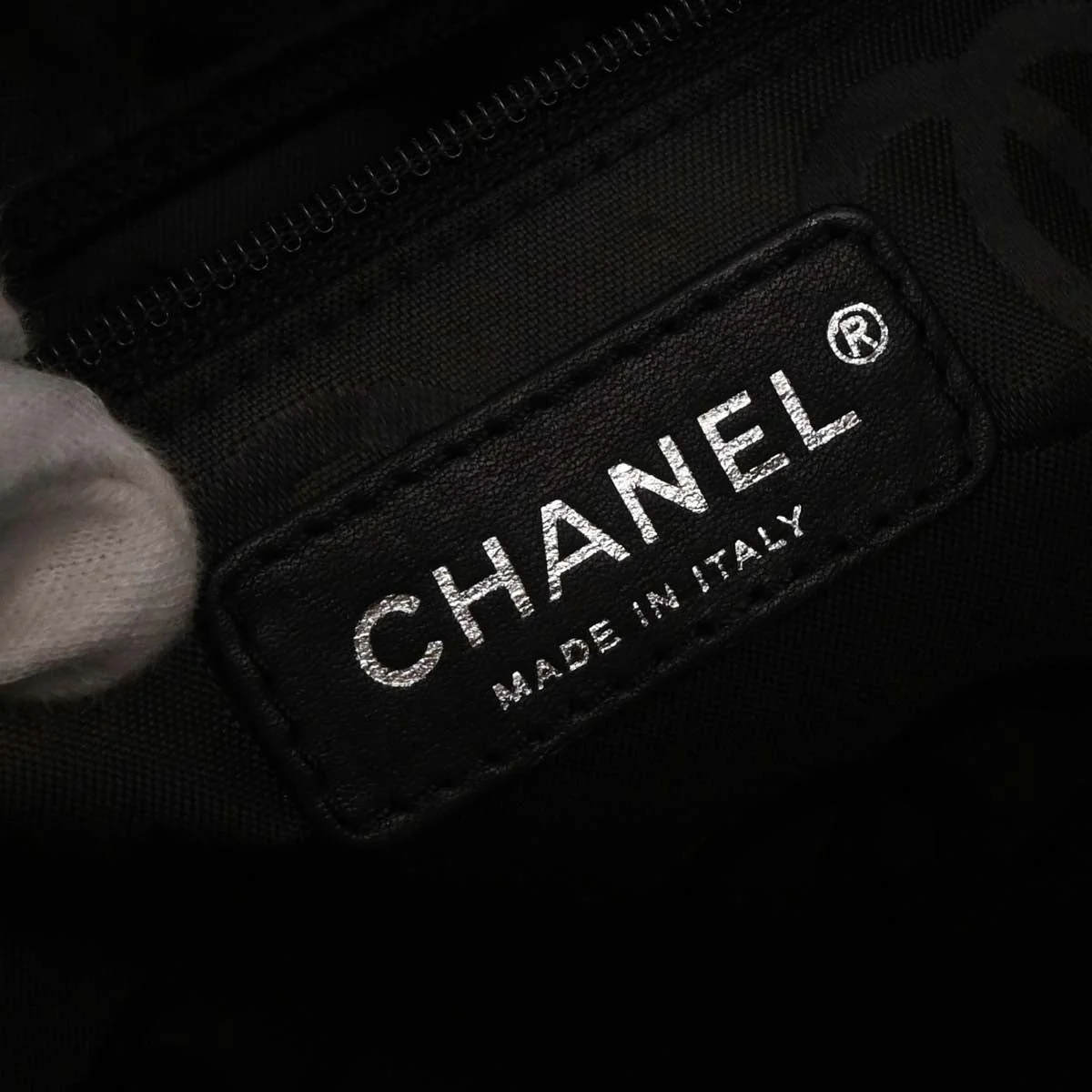 Chanel 2005-2006 Beige Calfskin Cambon Ligne Tote Handbag - Image 10