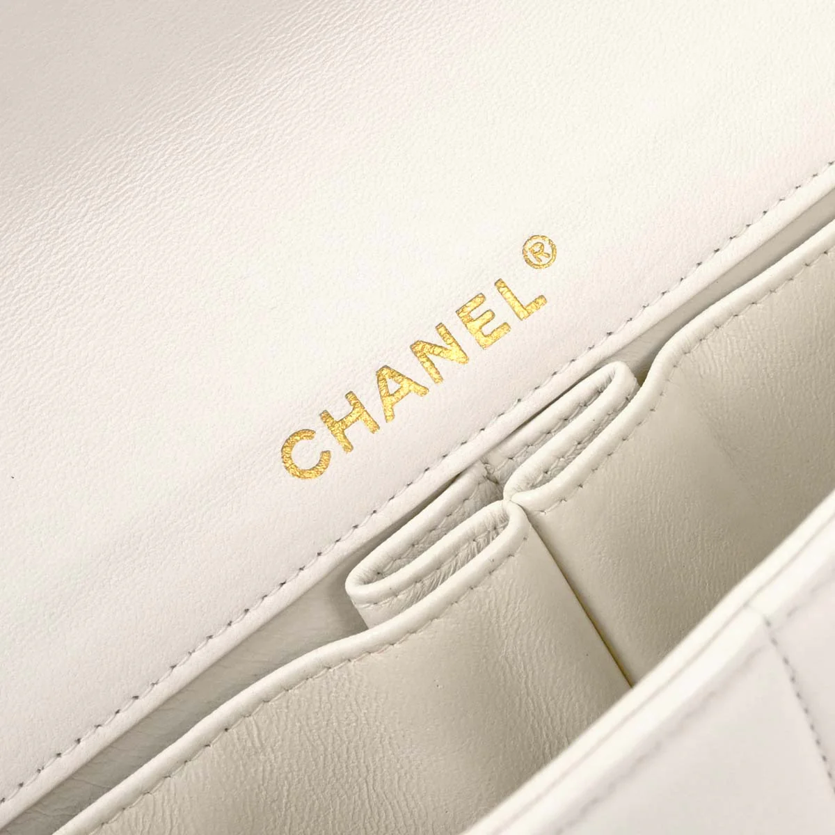 Chanel 2002-2003 White Lambskin East West Choco Bar Shoulder Bag - Image 6