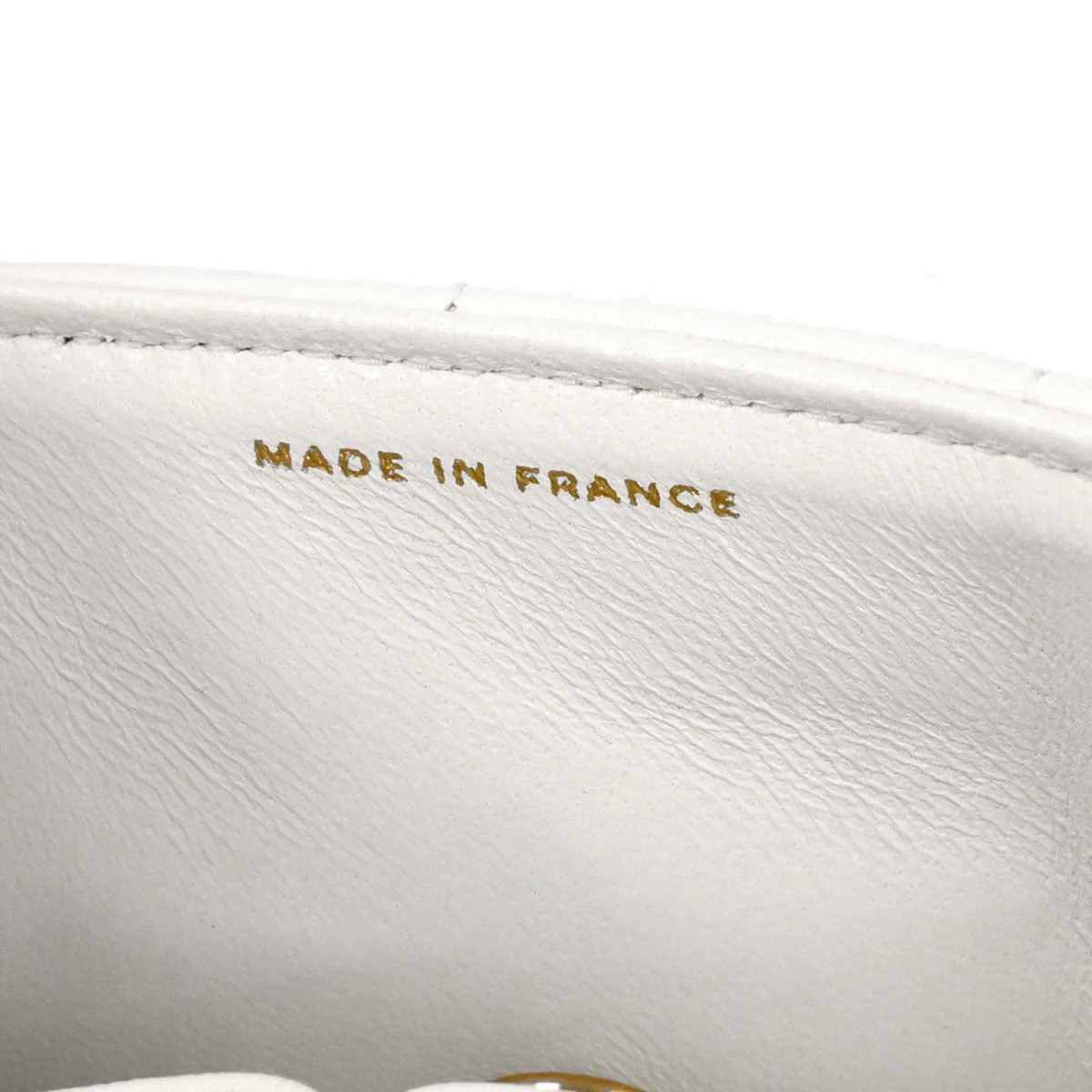 Chanel 2002-2003 White Lambskin East West Choco Bar Shoulder Bag - Image 8