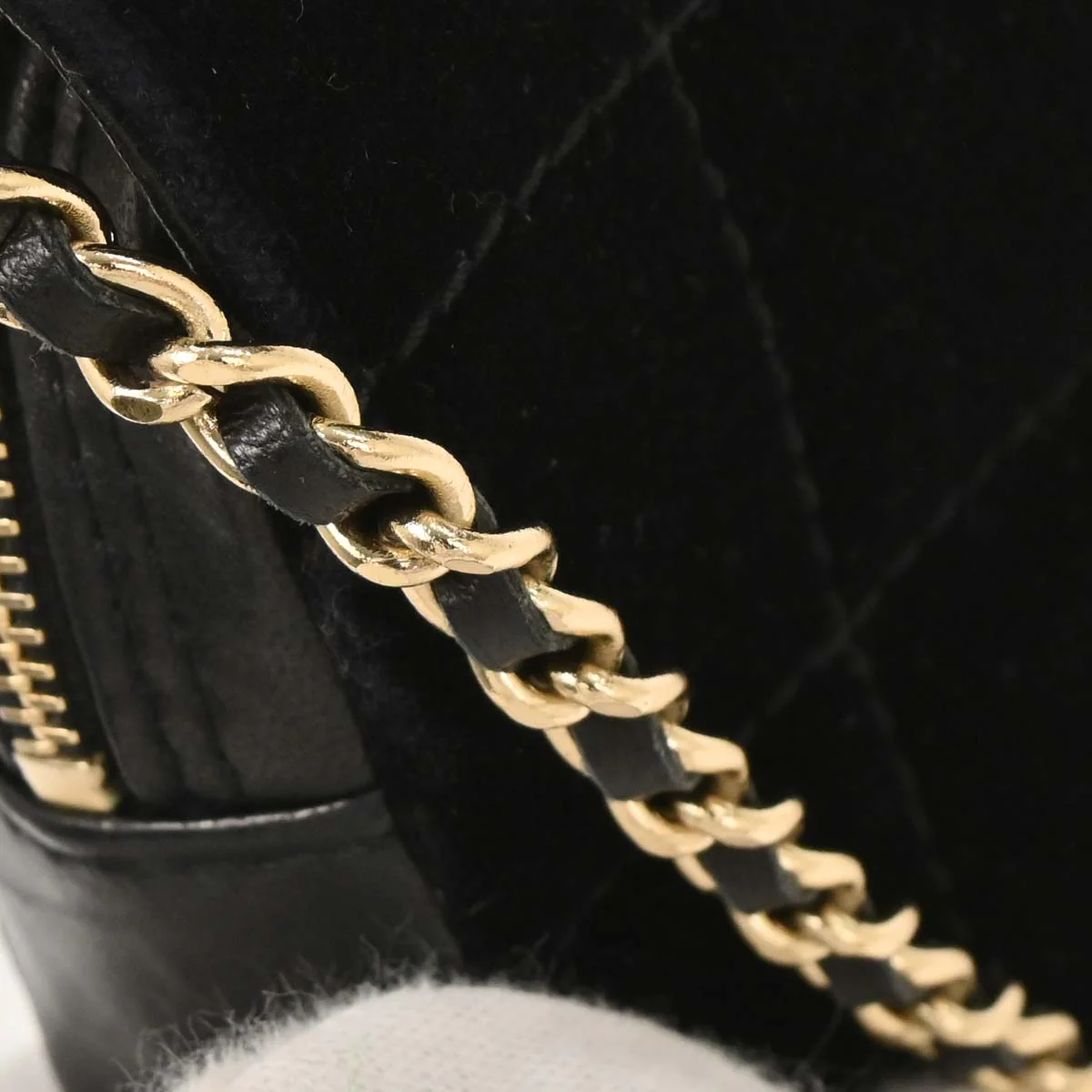 Chanel 2002-2003 Black Velvet East West Choco Bar Shoulder Bag - Image 5