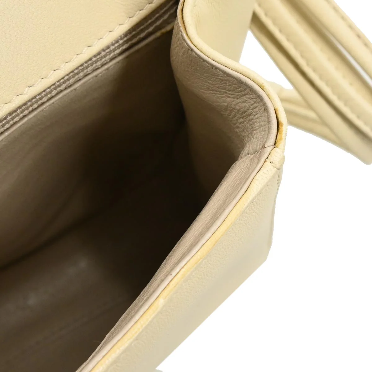 Chanel 1997-1999 Ivory Lambskin Handbag - Image 8