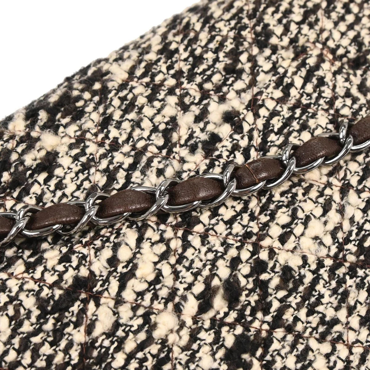 Chanel 2005-2006 Brown Tweed Medium Classic Double Flap Shoulder Bag - Image 4