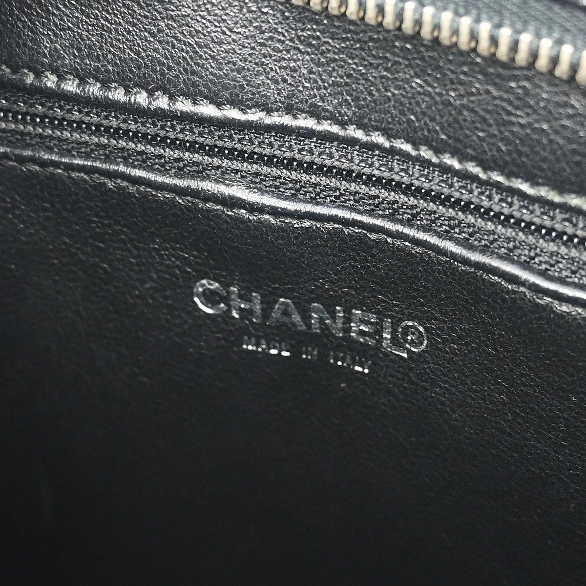 Chanel 2002-2003 Black Caviar Medallion Tote Bag - Image 9