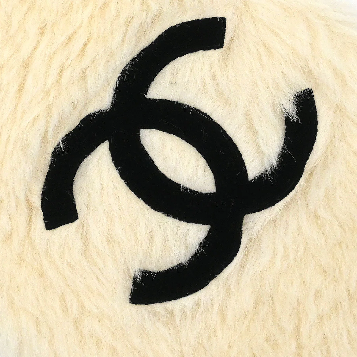 Chanel * Alpaca Scarf White Small Good - Image 4