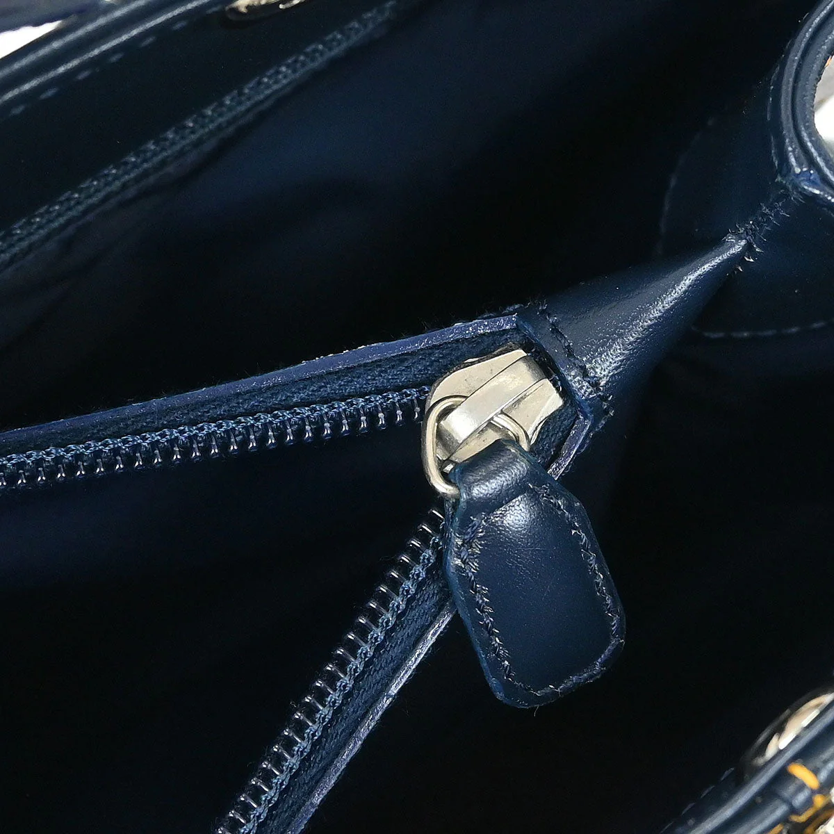 Christian Dior Navy Trotter Handbag - Image 9