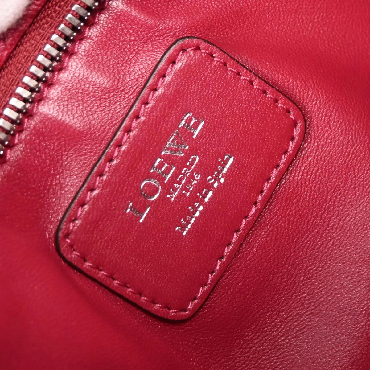 Loewe Red Leather Amazona 28 Handbag - Image 9
