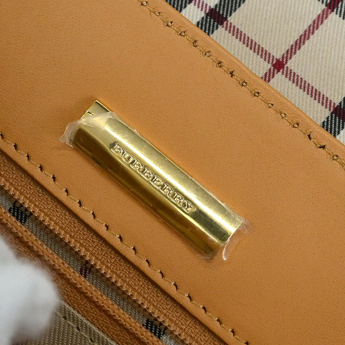 Burberry Beige Leather Shoulder Bag - Image 10