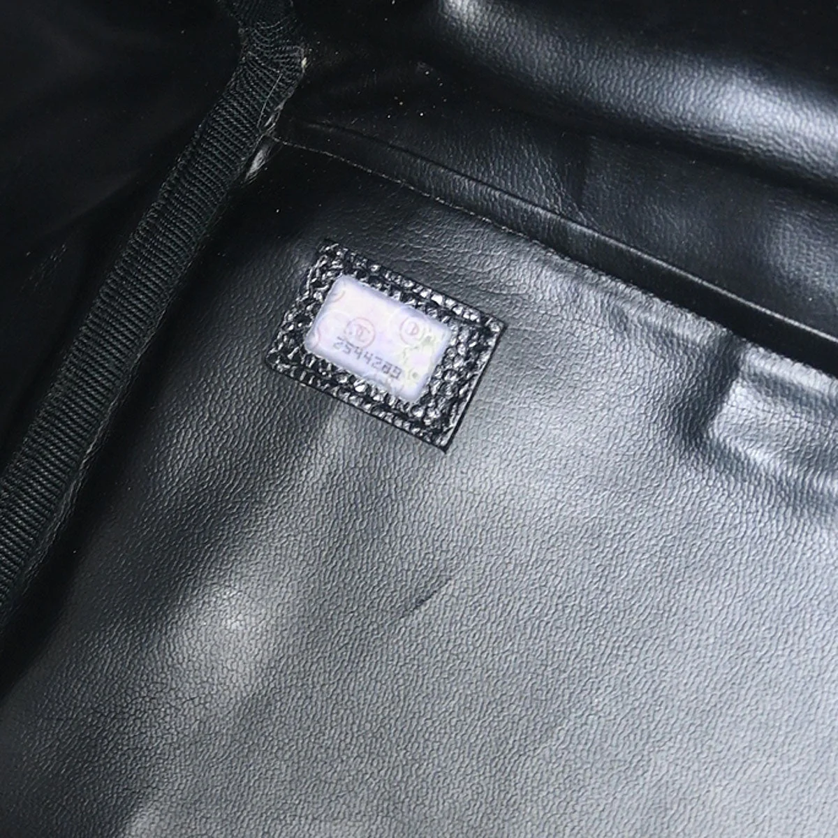 Chanel 1991-1994 Black Caviar 2way Shoulder Duffle Handbag - Image 8