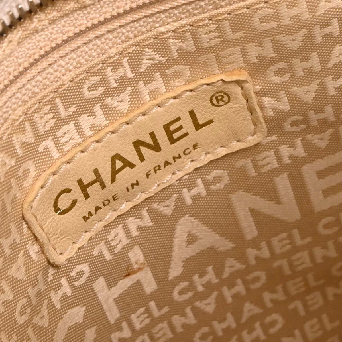 Chanel 2003-2004 Beige Lambskin Choco Bar Tote Bag - Image 9