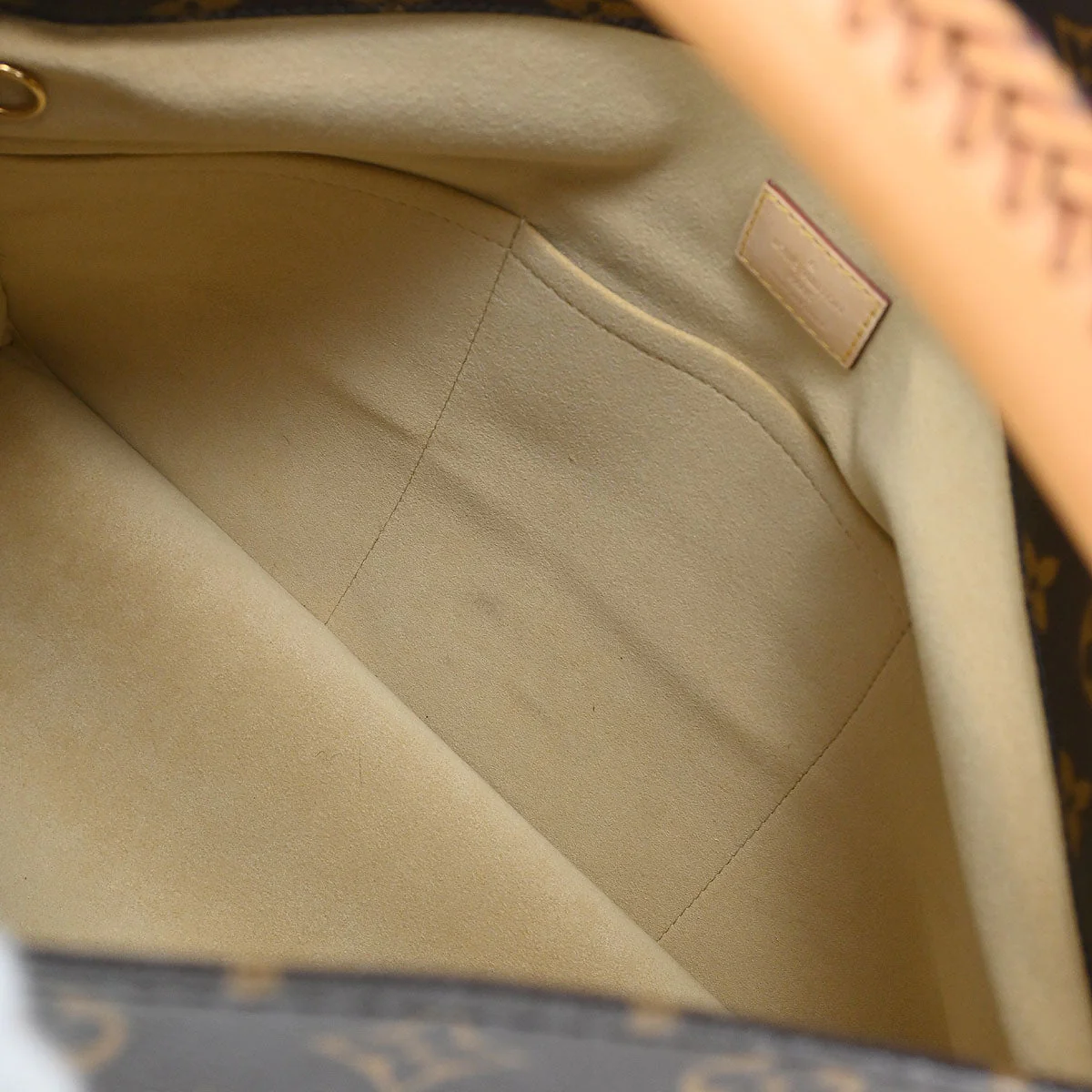 Louis Vuitton Monogram Artsy MM Handbag M40249 - Image 8