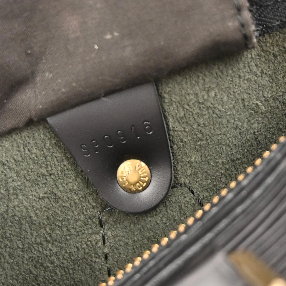 Louis Vuitton 1996 Black Epi Speedy 25 Handbag M43012 - Image 10