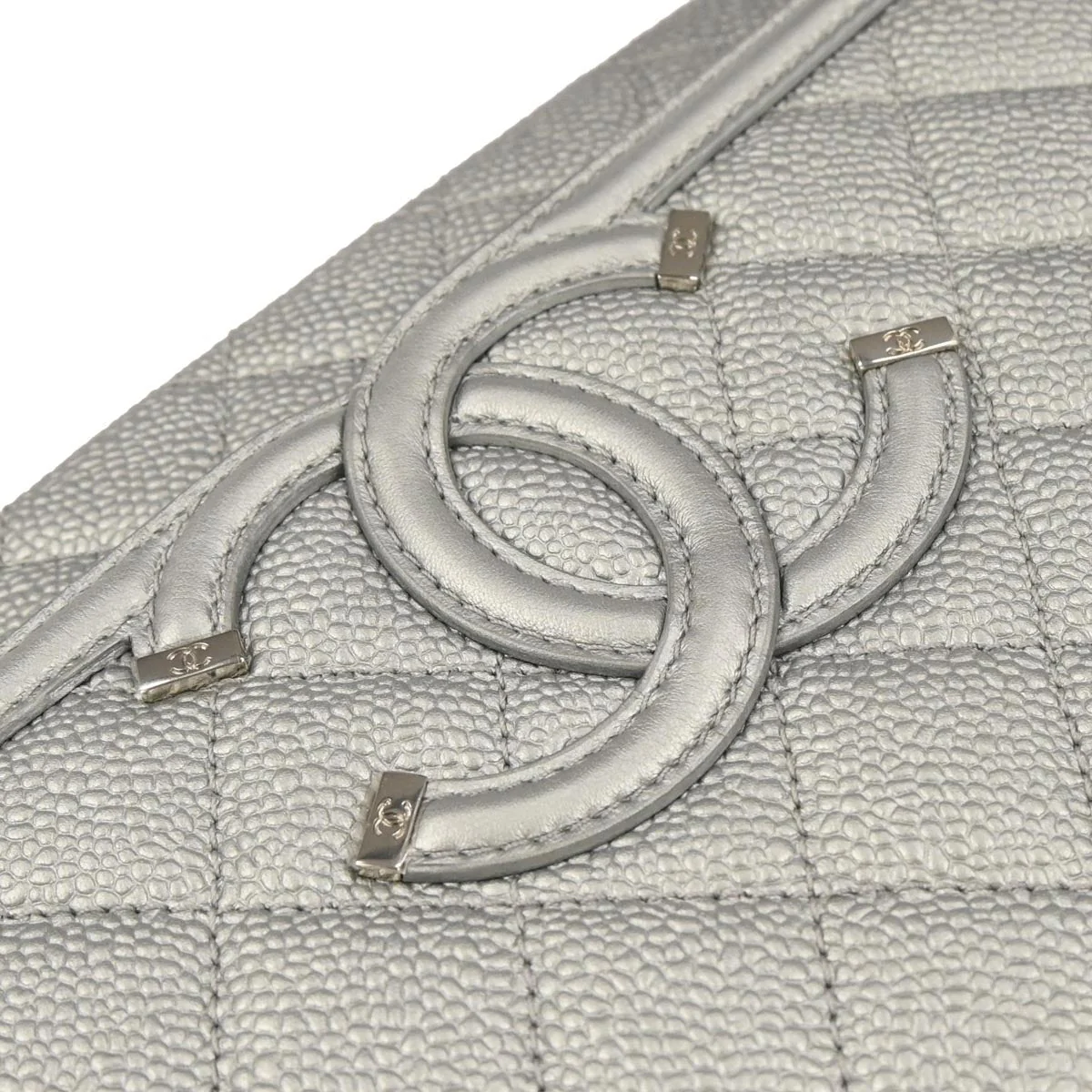 Chanel 2017-2018 Silver Caviar Skin CC Filigree Flap Bag Shoulder Bag - Image 4