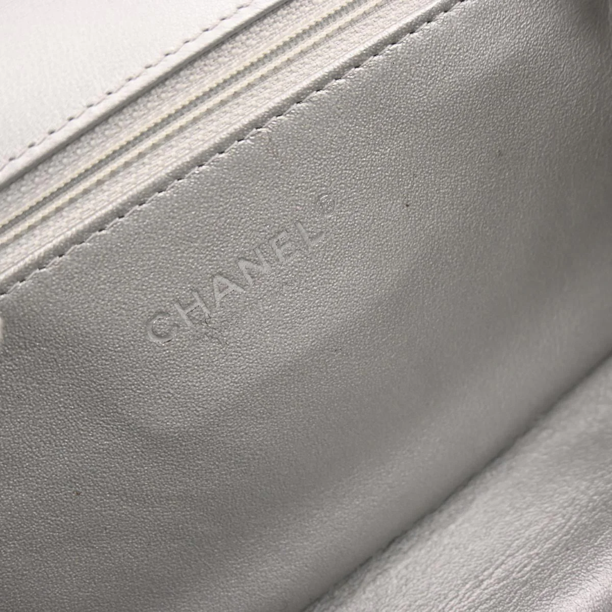 Chanel 2017-2018 Silver Caviar Skin CC Filigree Flap Bag Shoulder Bag - Image 9