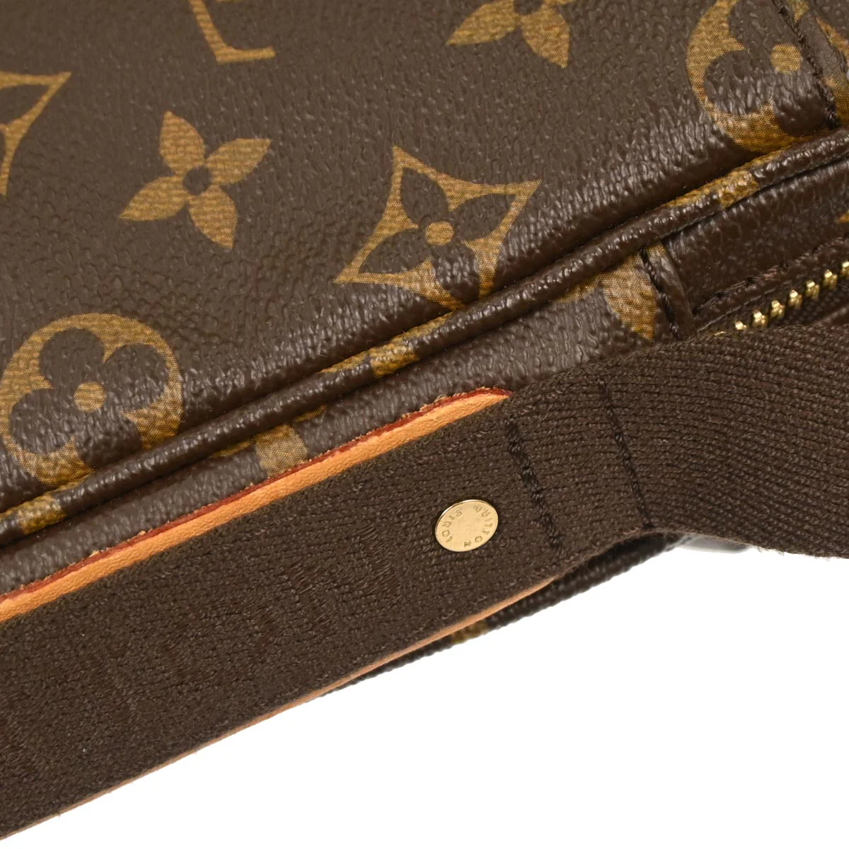 Louis Vuitton 2010 Monogram Trotteur Beaubourg Shoulder Bag M97037 - Image 3