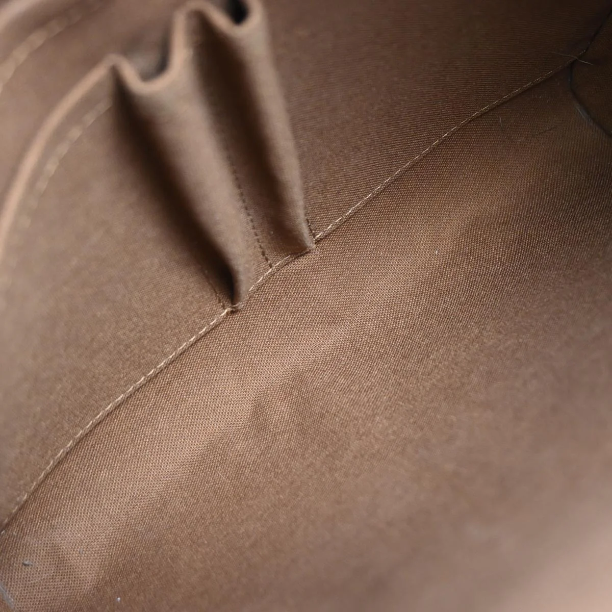 Louis Vuitton 2010 Monogram Trotteur Beaubourg Shoulder Bag M97037 - Image 8