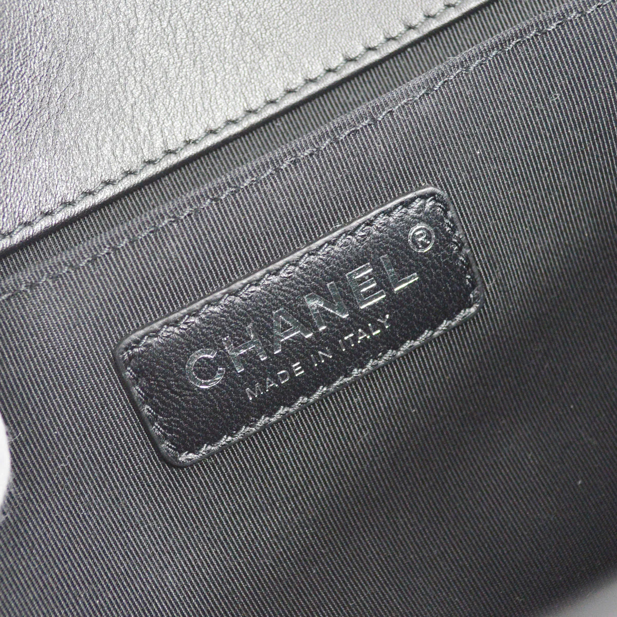 Chanel 2017 Tweed Boy Medium - Image 5