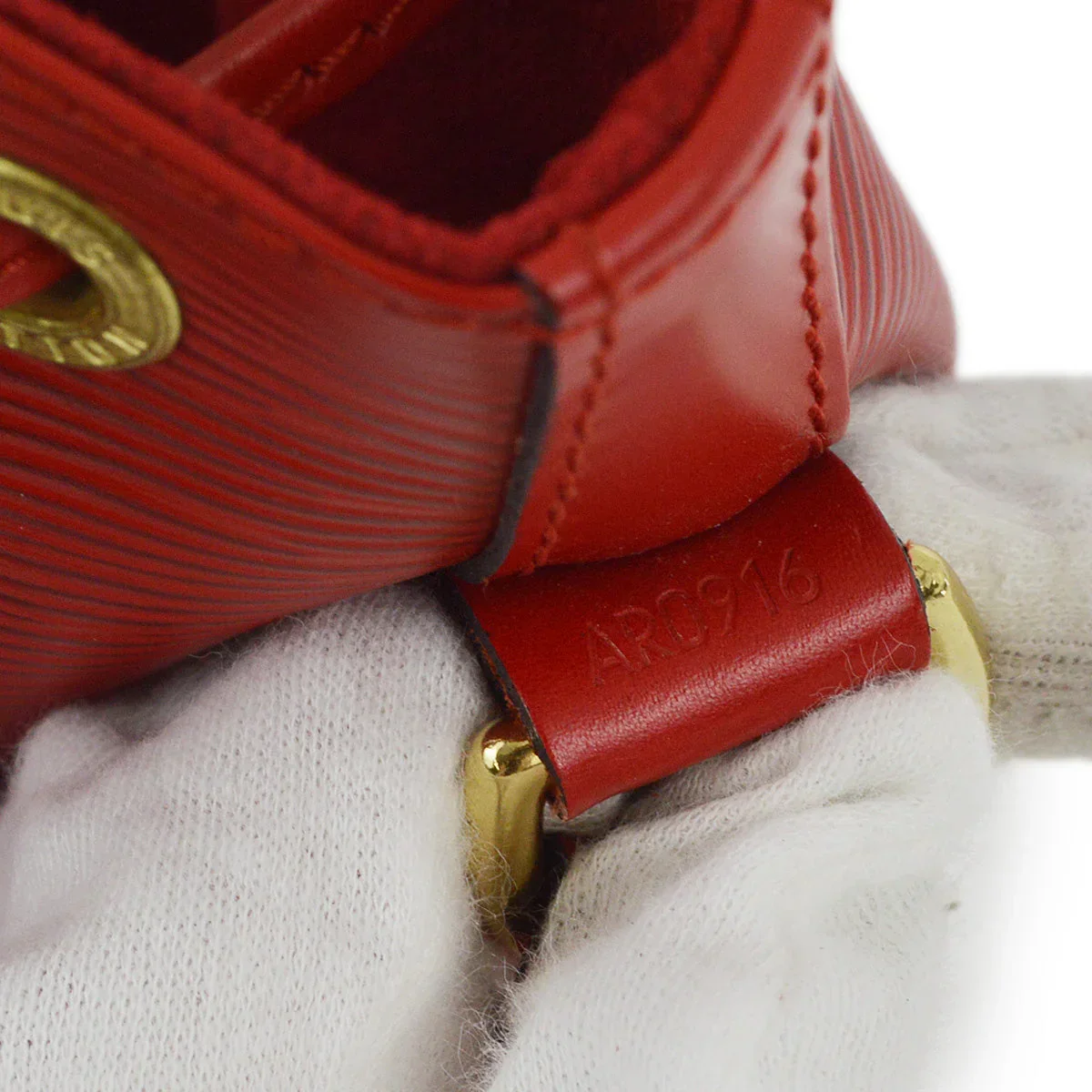 Louis Vuitton 1996 Red Epi Petite Noe Bucket Shoulder Bag M44107 - Image 9