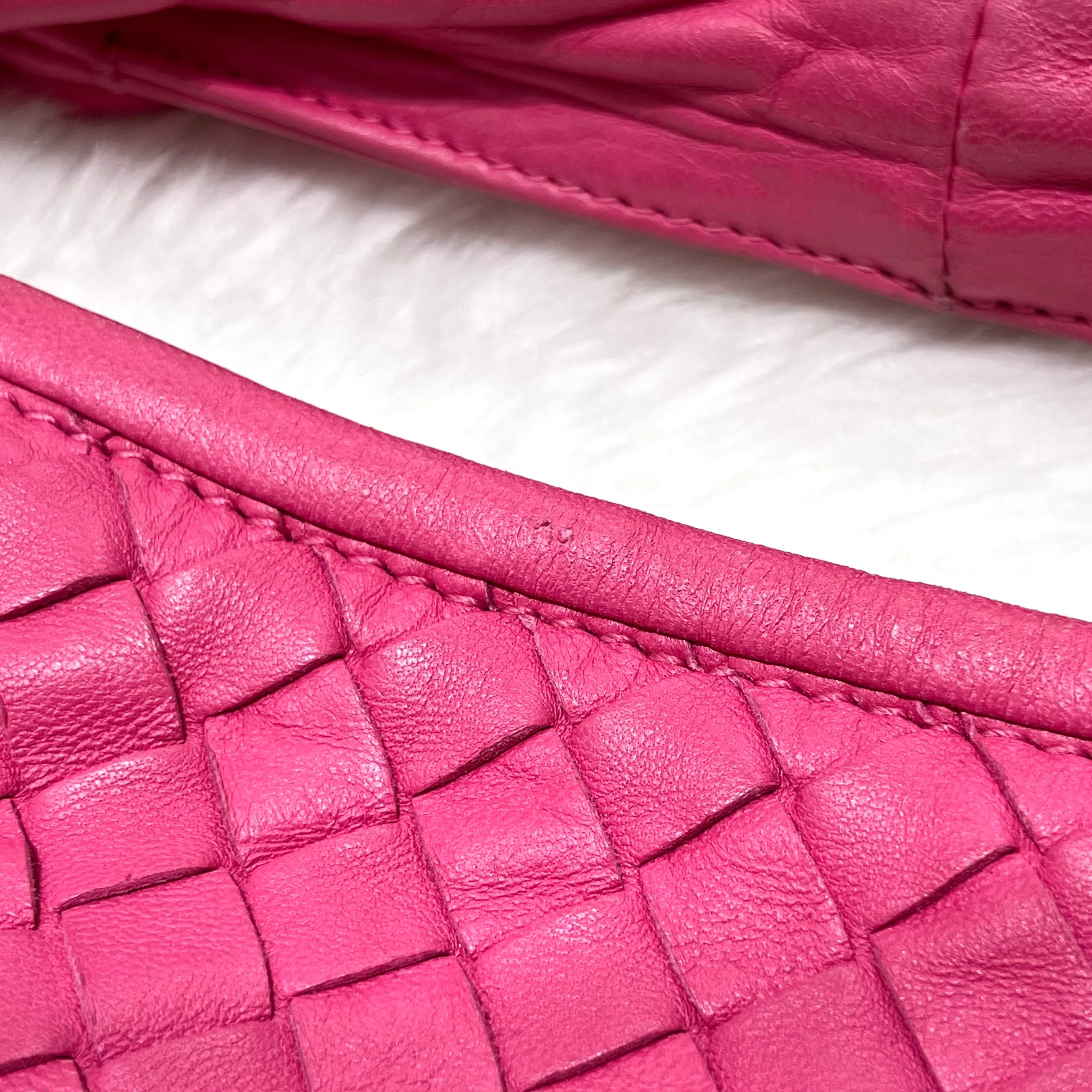 Bottega Veneta Pink Intrecciato Hobo Handbag - Image 11