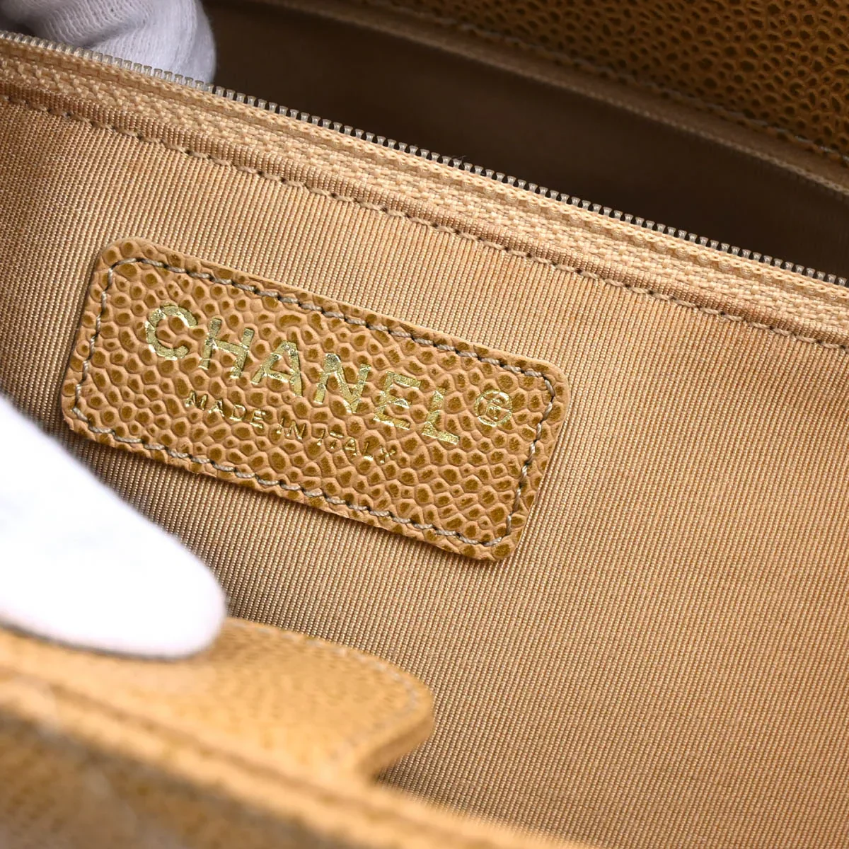 Chanel 2003-2004 Beige Caviar Petite Shopping Tote PST Chain Handbag - Image 9