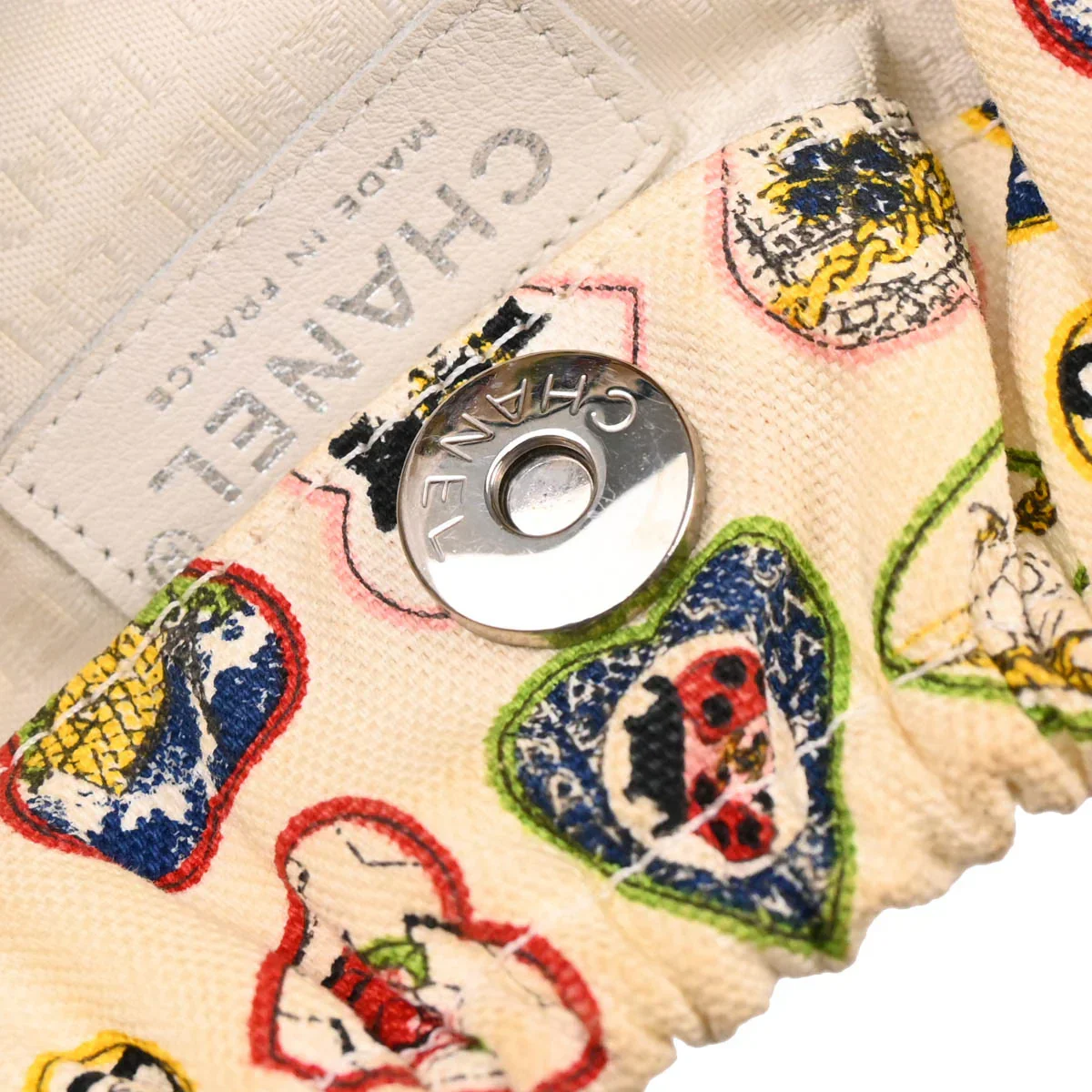 Chanel White Canvas Valentine Chain Handbag - Image 9
