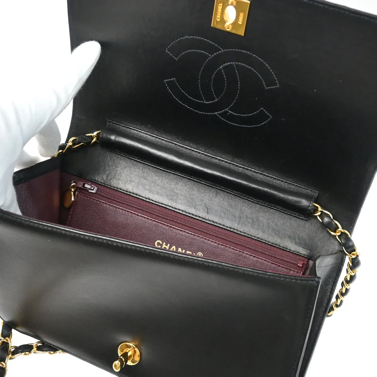 Chanel 2001-2003 Black Lambskin Turnlock Small Full Flap Shoulder Bag - Image 7