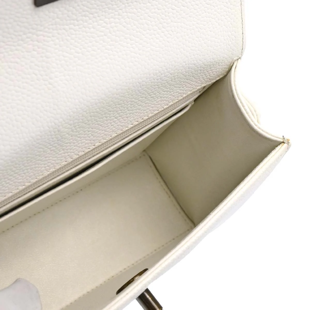 Chanel White Caviar Handbag - Image 3