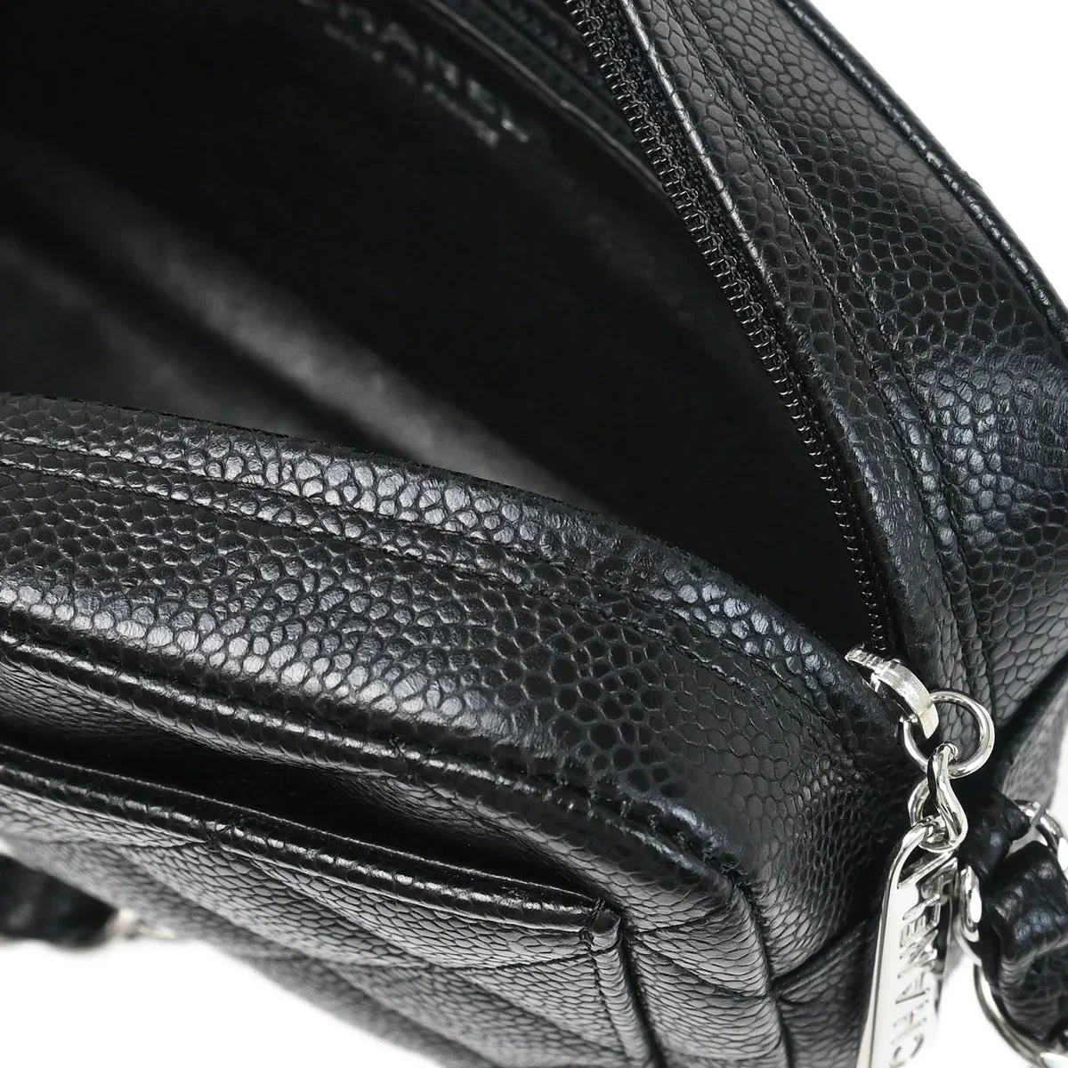 Chanel 2005-2006 Black Caviar Camera Bag - Image 7