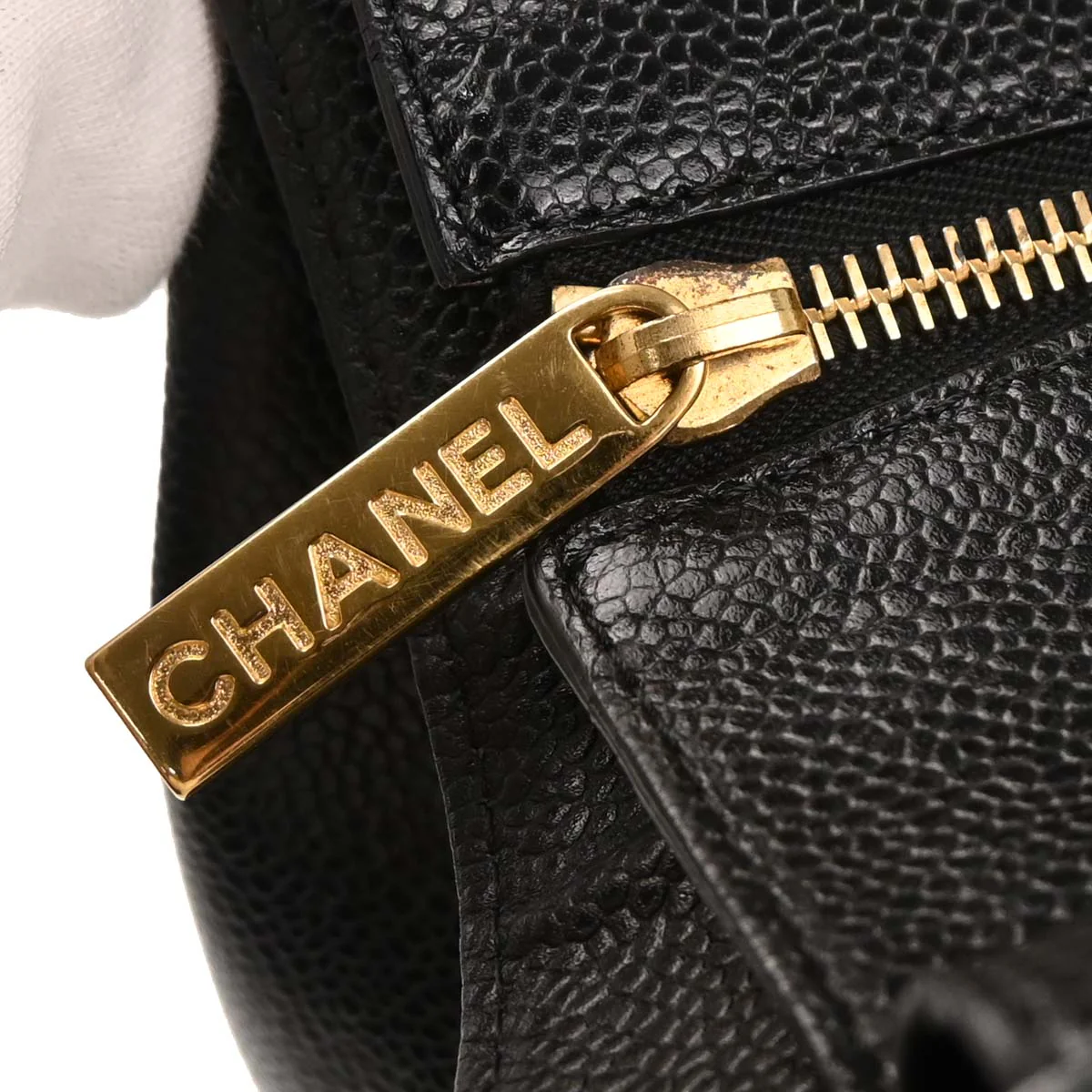 Chanel 2003-2004 Black Caviar Tote Chain Handbag - Image 7
