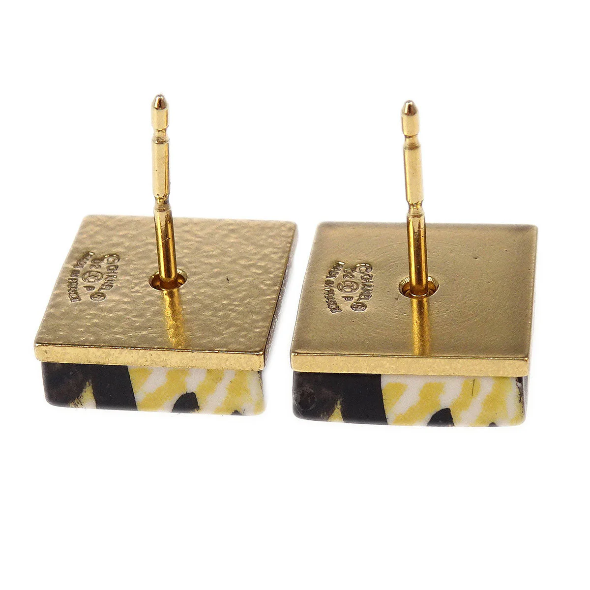 Chanel Square Piercing Earrings Gold 02P - Image 3